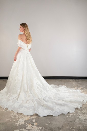 Essense of Australia Style D3971 DRESS & SHAWL| Essense of Australia #1 (IVQ) IVORY ORGANDY JACQUARD thumbnail